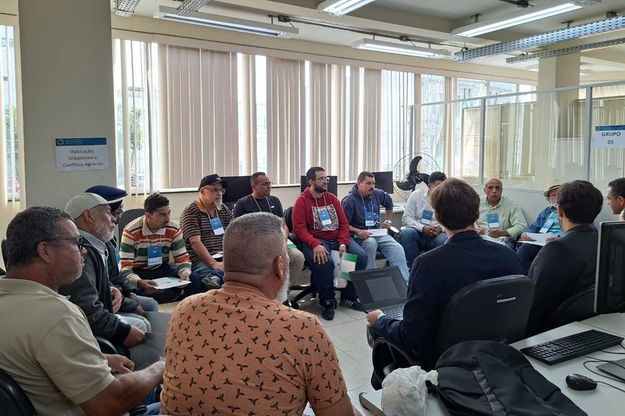 Participantes debatem propostas em grupo na Pré-Conferência de Guarulhos | Foto: Fábio Freitas