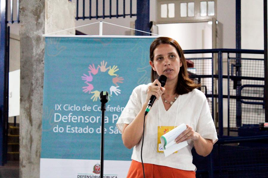 A ouvidora-geral, Camila Marques Barroso, durante Pré-Conferência Regional de Araçatuba, em agosto de 2023