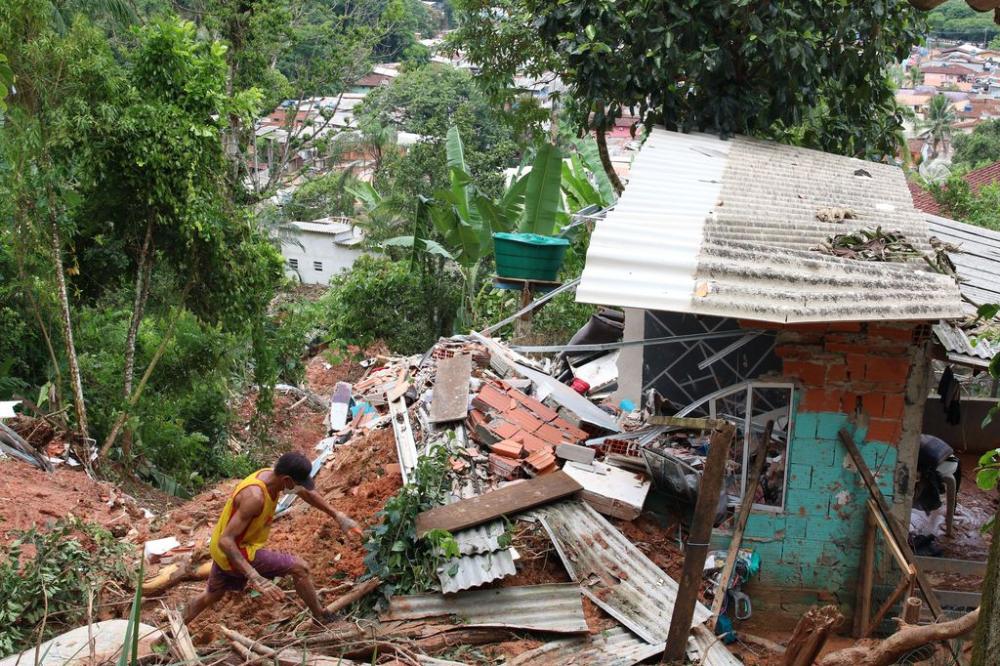 Casas ficaram destruídas em deslizamentos após tempestades no litoral norte de SP l Foto: Rovena Rosa/Agência Brasil