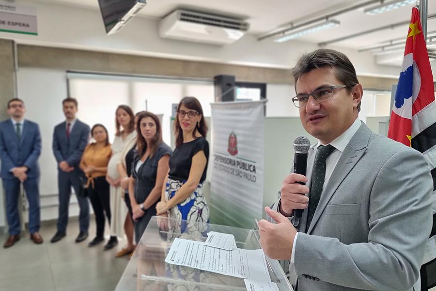 Defensor público-geral, Florisvaldo Fiorentino Júnior, em discurso durante a cerimônia | Foto: Fábio Freitas