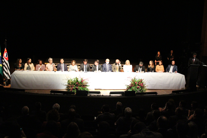 Cerimônia foi realizada no Teatro Sérgio Cardoso, na cidade de São Paulo. Foto: CCSAI/DPE-SP