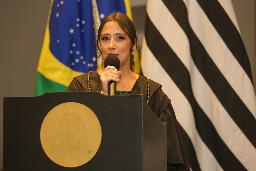Nova defensora, Natalia Cipresso discursa em nome de colegas que tomaram posse | Foto: Marcelo S. Camargo/Governo SP