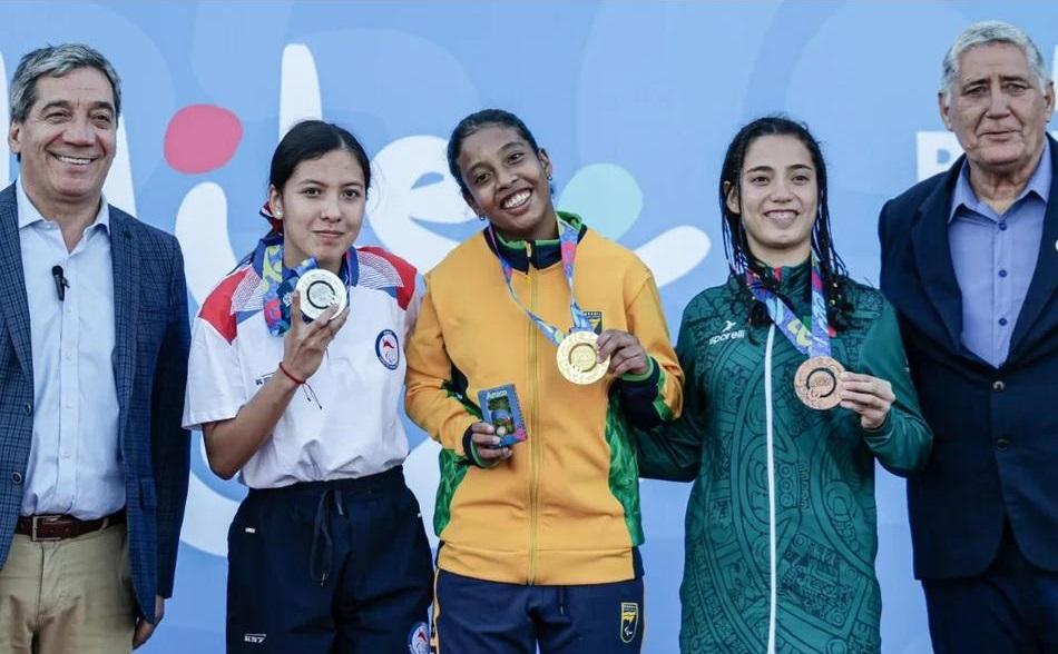 Atuação da Defensoria Pública garante presença de jovem atleta com paralisia cerebral no Parapan de Jovens, onde ela conquistou duas medalhas de ouro